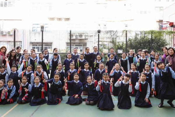 英文女子集誦隊