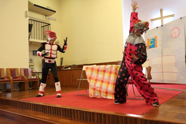 本校全校學生參加由循道衛理聯合教會舉辦的聯校「自律好品格」話劇欣賞，建立學生自律的態度。