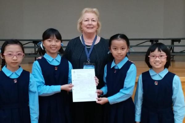 英詩集誦屢獲佳績