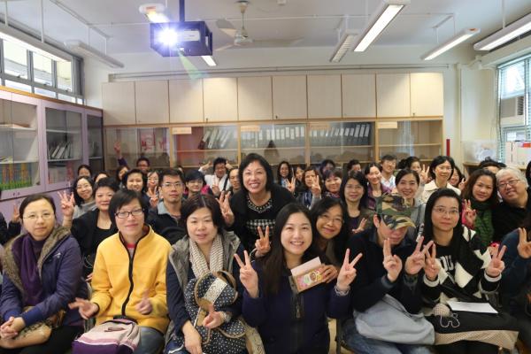 本校邀請資深社工袁燕芳姑娘舉辦「開心親子情緒管理」家長教育小組，增進管教子女情緒的知識。